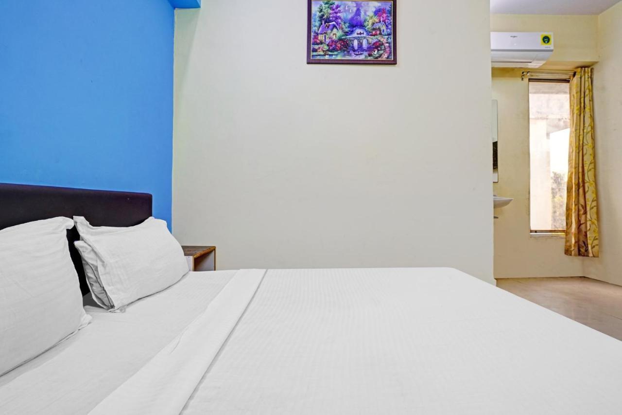 Hotel O Nova Rooms Súrat Exteriér fotografie