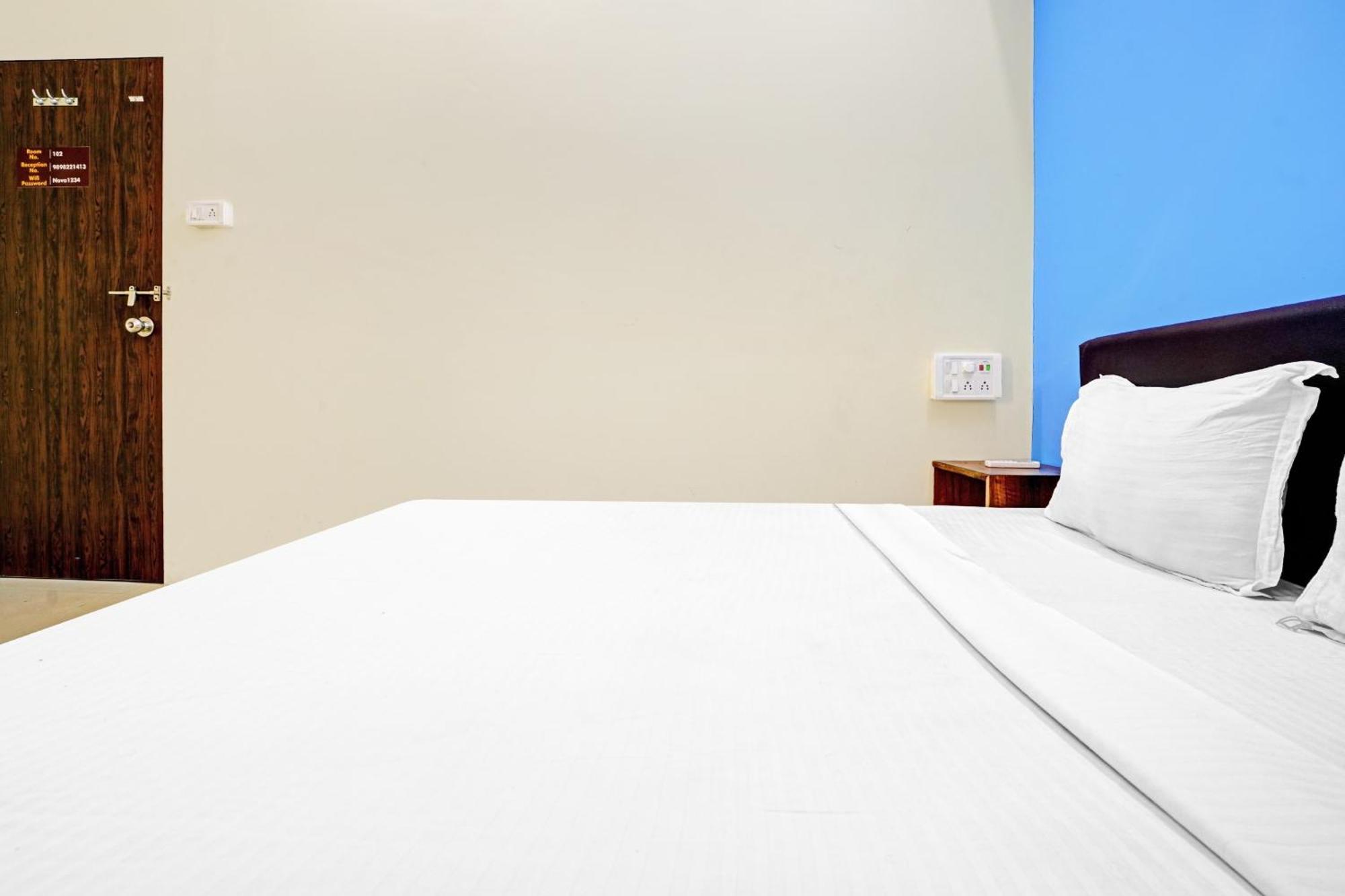 Hotel O Nova Rooms Súrat Exteriér fotografie