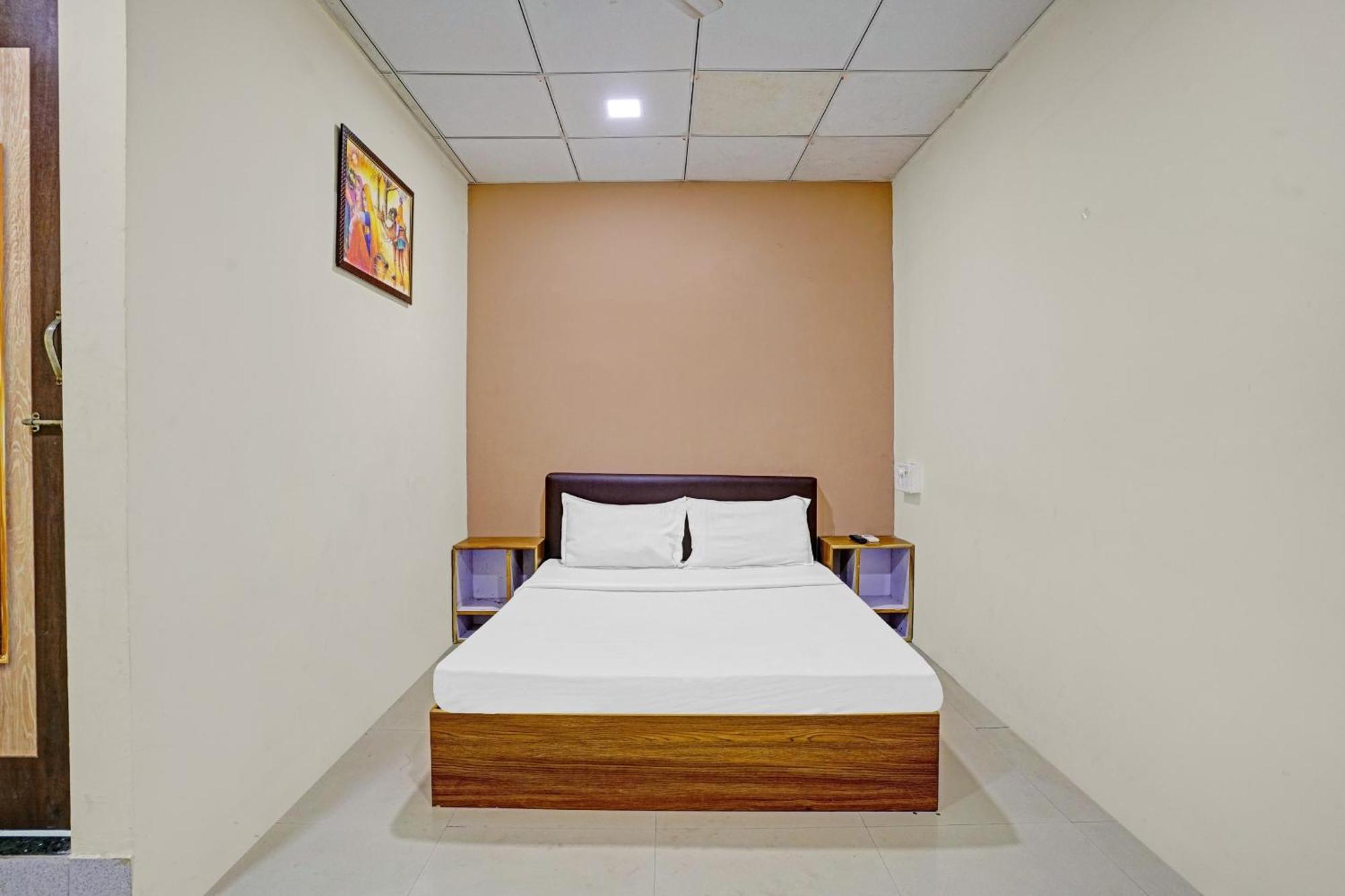 Hotel O Nova Rooms Súrat Exteriér fotografie
